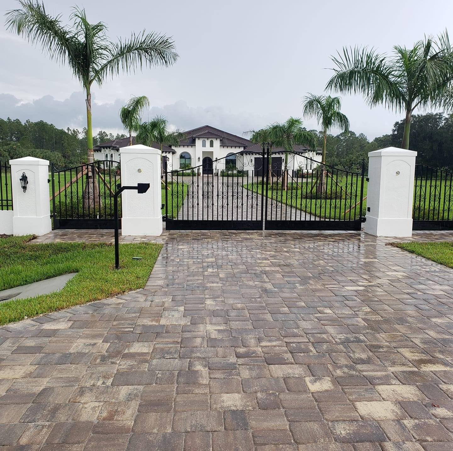 Estate Driveway Entry